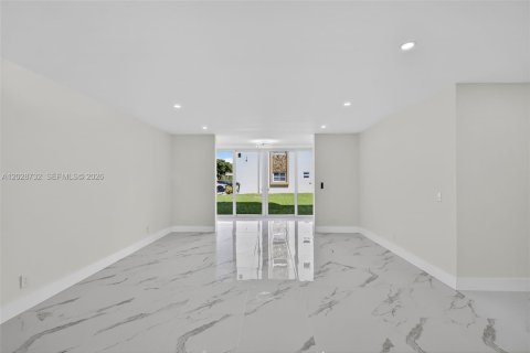 Condominio en venta en Dania Beach, Florida, 2 dormitorios, 106.28 m2 № 2153937 - foto 11