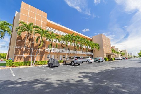 Condominio en Dania Beach, Florida, 2 dormitorios № 2153937