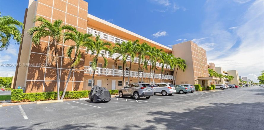 Condominio en Dania Beach, Florida, 2 dormitorios  № 2153937