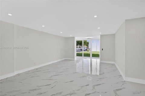 Condominio en venta en Dania Beach, Florida, 2 dormitorios, 106.28 m2 № 2153937 - foto 9
