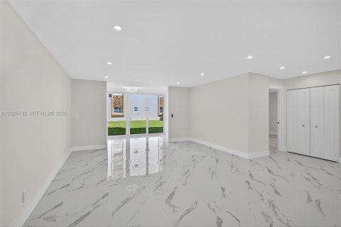 Condominio en venta en Dania Beach, Florida, 2 dormitorios, 106.28 m2 № 2153937 - foto 10