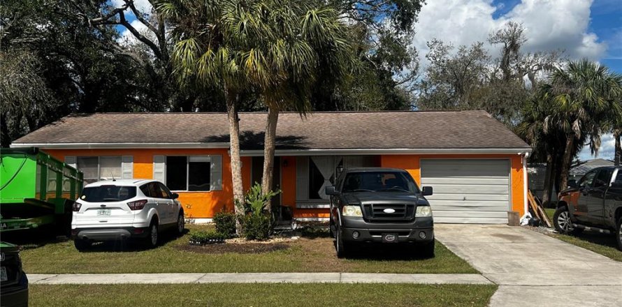 House in North Port, Florida 3 bedrooms, 109.25 sq.m. № 1529170