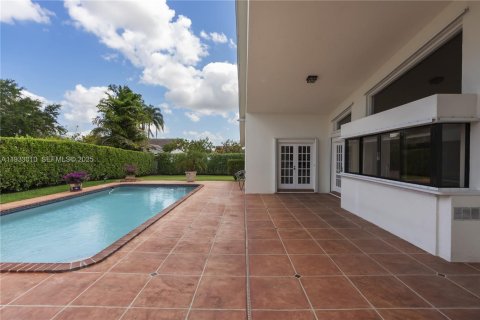 House in Miami, Florida 5 bedrooms, 350.71 sq.m. № 1991803 - photo 14