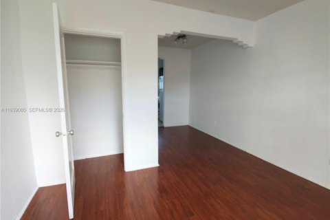 Купить коммерческую недвижимость в Майами, Флорида 437.76м2, № 1997466 - фото 29