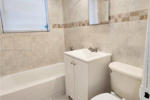 Купить коммерческую недвижимость в Майами, Флорида 437.76м2, № 1997466 - фото 9