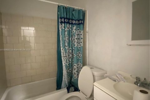 Townhouse in Miami Gardens, Florida 4 bedrooms, 120.96 sq.m. № 1948689 - photo 11