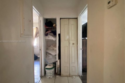 Townhouse in Miami Gardens, Florida 4 bedrooms, 120.96 sq.m. № 1948689 - photo 6