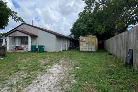 Townhouse in Miami Gardens, Florida 4 bedrooms, 120.96 sq.m. № 1948689 - photo 4