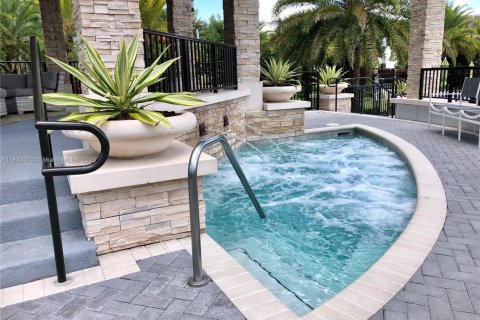 Copropriété à vendre à Doral, Floride: 3 chambres, 114.83 m2 № 2088718 - photo 12