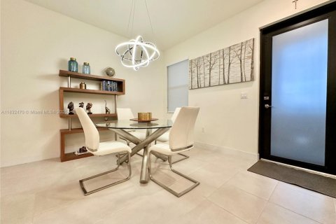 Copropriété à vendre à Doral, Floride: 3 chambres, 114.83 m2 № 2088718 - photo 6