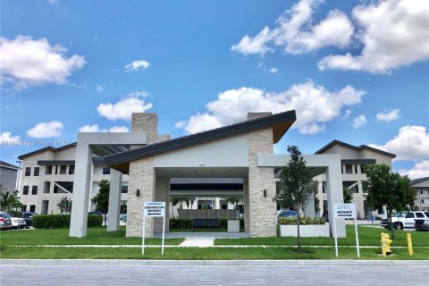 Condo à Doral, Floride, 3 chambres  № 2088718