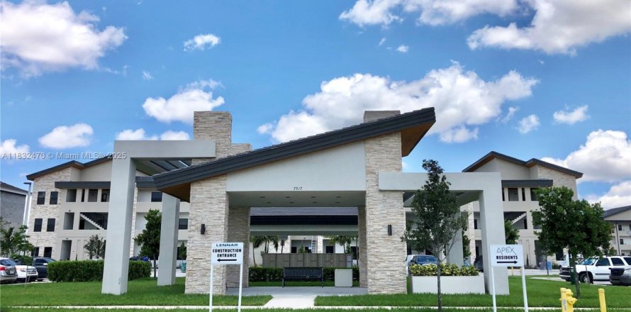 Condo à Doral, Floride, 3 chambres  № 2088718