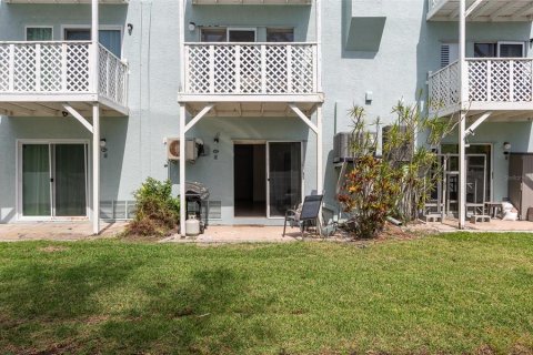 Townhouse in Indian Rocks Beach, Florida 3 bedrooms, 145.48 sq.m. № 1667052 - photo 26