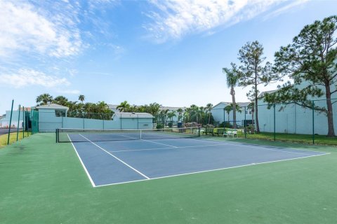 Townhouse in Indian Rocks Beach, Florida 3 bedrooms, 145.48 sq.m. № 1667052 - photo 30