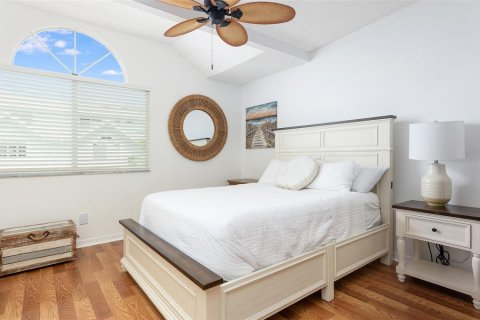 Townhouse in Indian Rocks Beach, Florida 3 bedrooms, 145.48 sq.m. № 1667052 - photo 18