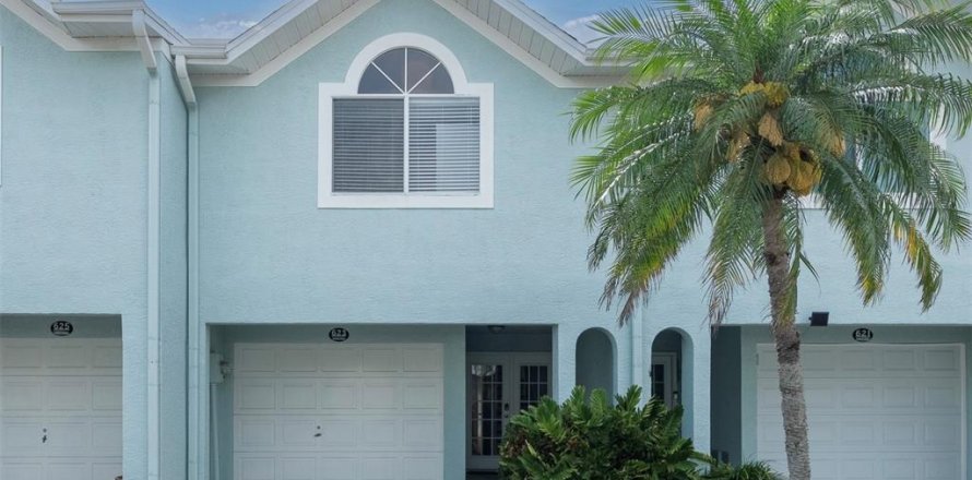 Townhouse in Indian Rocks Beach, Florida 3 bedrooms, 145.48 sq.m. № 1667052