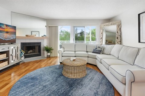 Townhouse in Indian Rocks Beach, Florida 3 bedrooms, 145.48 sq.m. № 1667052 - photo 7