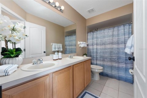 House in Orlando, Florida 4 bedrooms, 227.52 sq.m. № 1687255 - photo 18