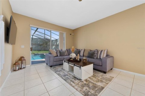 House in Orlando, Florida 4 bedrooms, 227.52 sq.m. № 1687255 - photo 9