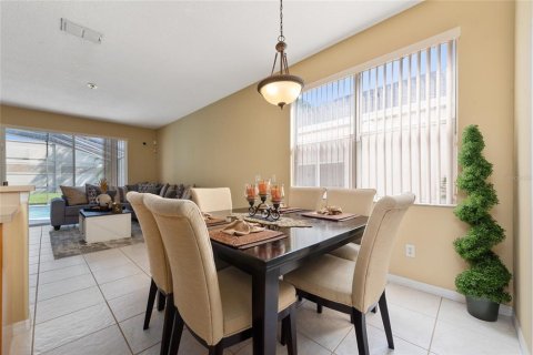 House in Orlando, Florida 4 bedrooms, 227.52 sq.m. № 1687255 - photo 10