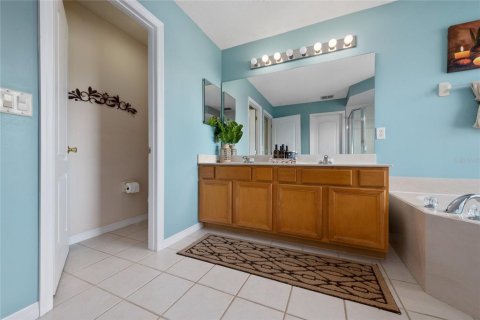 House in Orlando, Florida 4 bedrooms, 227.52 sq.m. № 1687255 - photo 17