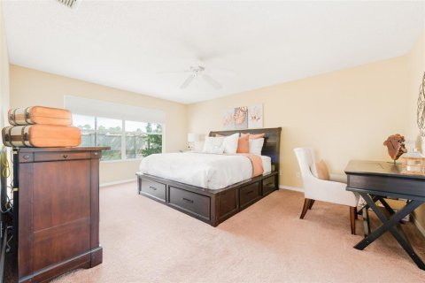 House in Orlando, Florida 4 bedrooms, 227.52 sq.m. № 1687255 - photo 16