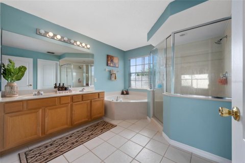 House in Orlando, Florida 4 bedrooms, 227.52 sq.m. № 1687255 - photo 22