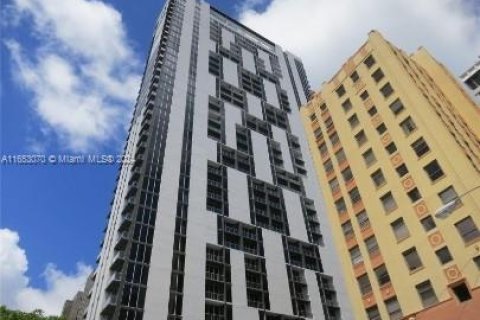 Condo in Miami, Florida, 1 bedroom  № 1704465 - photo 29
