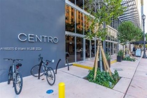 Condo in Miami, Florida, 1 bedroom  № 1704465 - photo 21