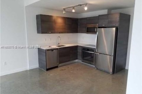 Condo in Miami, Florida, 1 bedroom  № 1704465 - photo 24