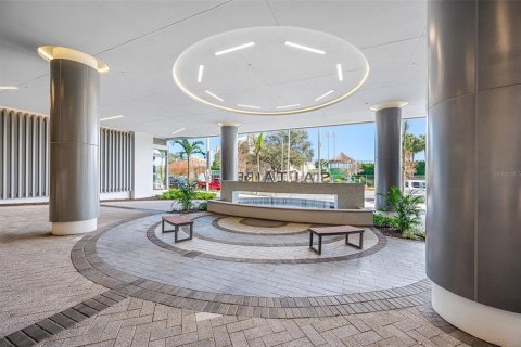Condo in Saint Petersburg, Florida, 2 bedrooms  № 2379535 - photo 18