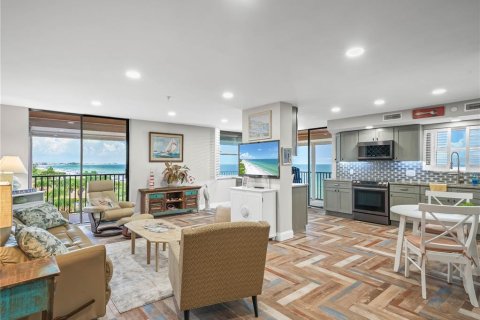 Condo in Madeira Beach, Florida, 3 bedrooms  № 946782 - photo 3