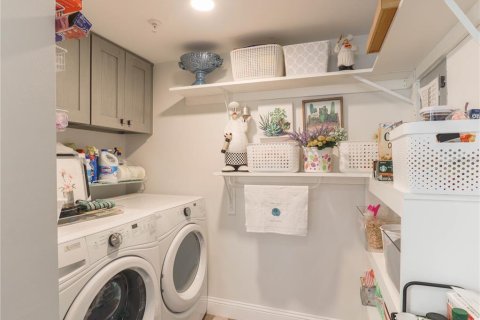 Condo in Madeira Beach, Florida, 3 bedrooms  № 946782 - photo 26