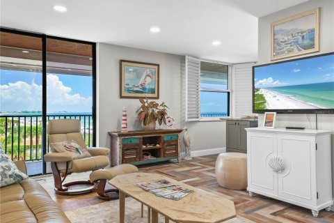 Condo in Madeira Beach, Florida, 3 bedrooms  № 946782 - photo 29