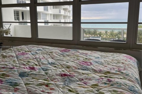 Copropriété à louer à Miami Beach, Floride: 1 chambre, 48.77 m2 № 1982390 - photo 5