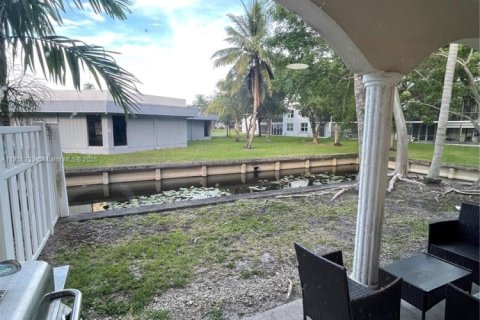 Casa en alquiler en Oakland Park, Florida, 4 dormitorios, 180.42 m2 № 1962602 - foto 24