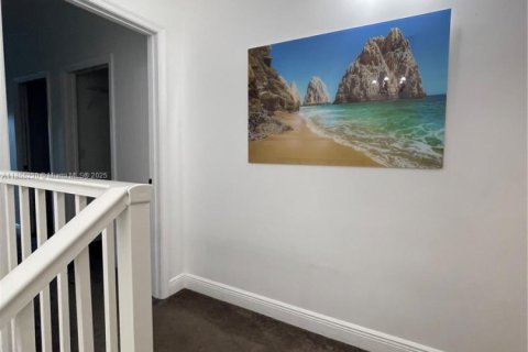 Casa en alquiler en Oakland Park, Florida, 4 dormitorios, 180.42 m2 № 1962602 - foto 6