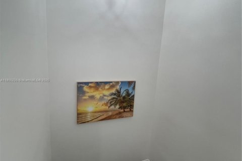 Casa en alquiler en Oakland Park, Florida, 4 dormitorios, 180.42 m2 № 1962602 - foto 7