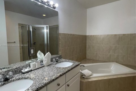 Casa en alquiler en Oakland Park, Florida, 4 dormitorios, 180.42 m2 № 1962602 - foto 20