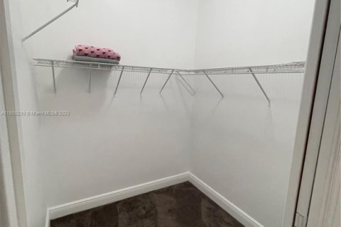 Casa en alquiler en Oakland Park, Florida, 4 dormitorios, 180.42 m2 № 1962602 - foto 16