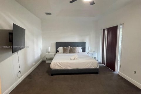 Casa en alquiler en Oakland Park, Florida, 4 dormitorios, 180.42 m2 № 1962602 - foto 18