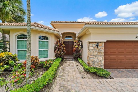 House in Jupiter, Florida 3 bedrooms, 246.75 sq.m. № 2295659 - photo 7