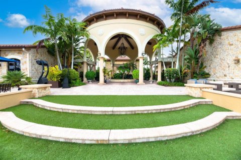 House in Jupiter, Florida 3 bedrooms, 246.75 sq.m. № 2295659 - photo 29