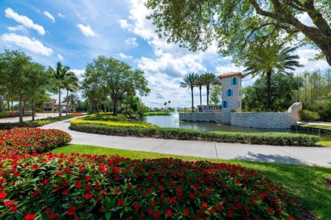 House in Jupiter, Florida 3 bedrooms, 246.75 sq.m. № 2295659 - photo 27