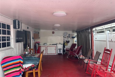 Casa en venta en Hialeah, Florida, 3 dormitorios, 114.92 m2 № 2001169 - foto 7