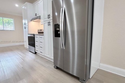 House in Coral Springs, Florida 2 bedrooms № 1993346 - photo 11