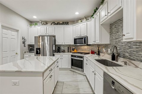 Villa ou maison à vendre à Wesley Chapel, Floride: 3 chambres, 182.74 m2 № 2411548 - photo 3