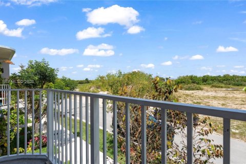 Купить таунхаус в Хомстед, Флорида 4 спальни, 129.88м2, № 2068668 - фото 30