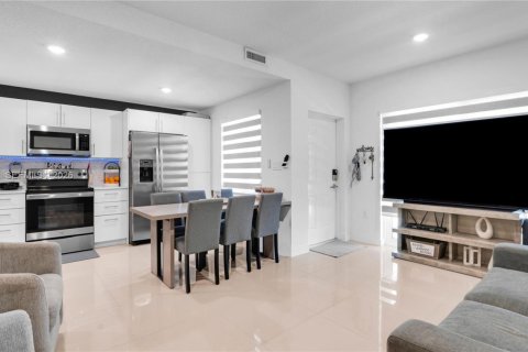 Купить таунхаус в Хомстед, Флорида 4 спальни, 129.88м2, № 2068668 - фото 10