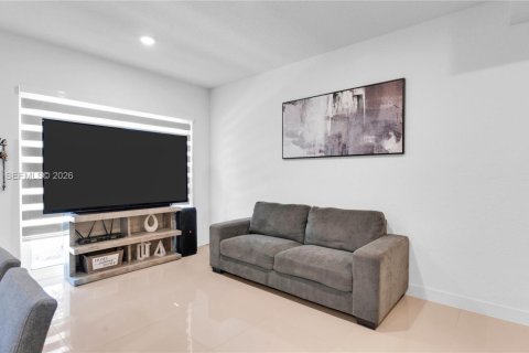 Купить таунхаус в Хомстед, Флорида 4 спальни, 129.88м2, № 2068668 - фото 6